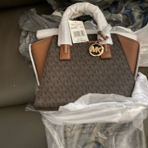 Michael Kors Small Stachil brand new with side straps